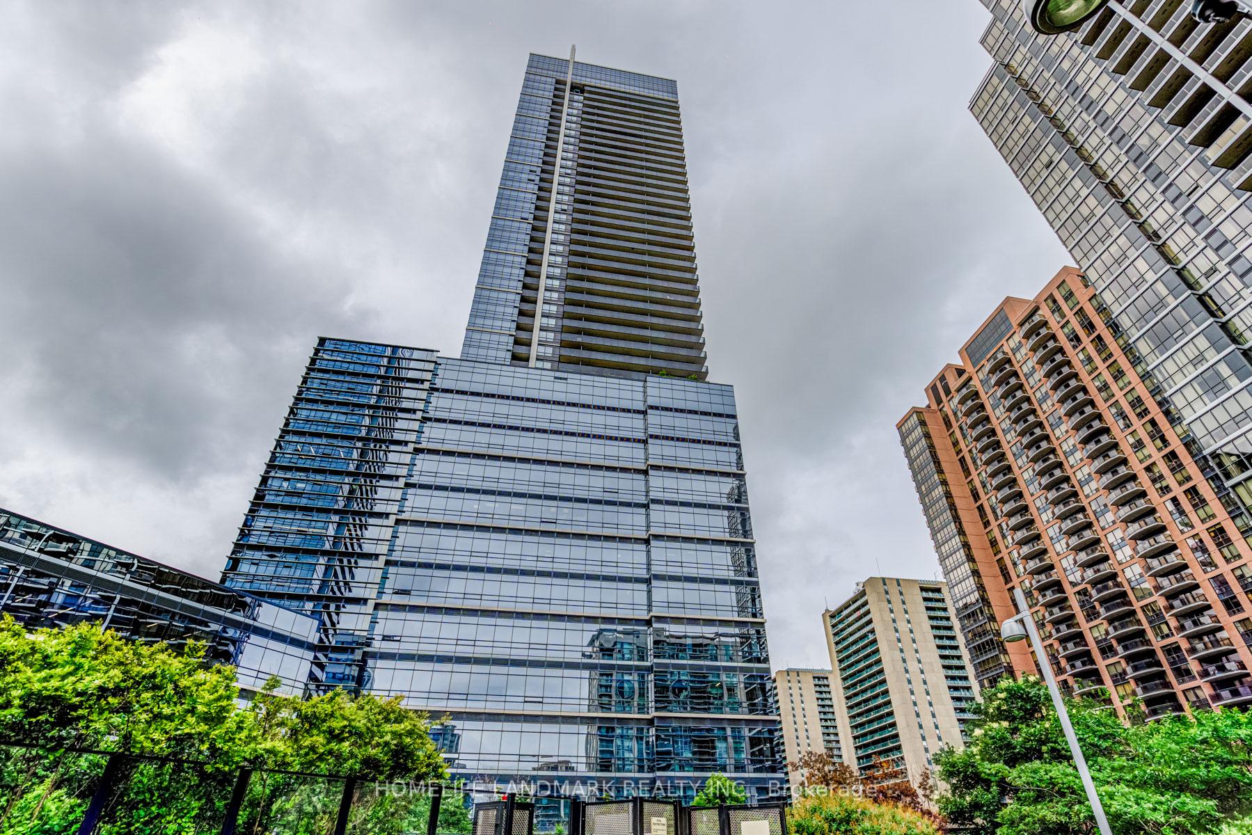 2 Bedrooms Condo at 5 Sheppard, Toronto For sale