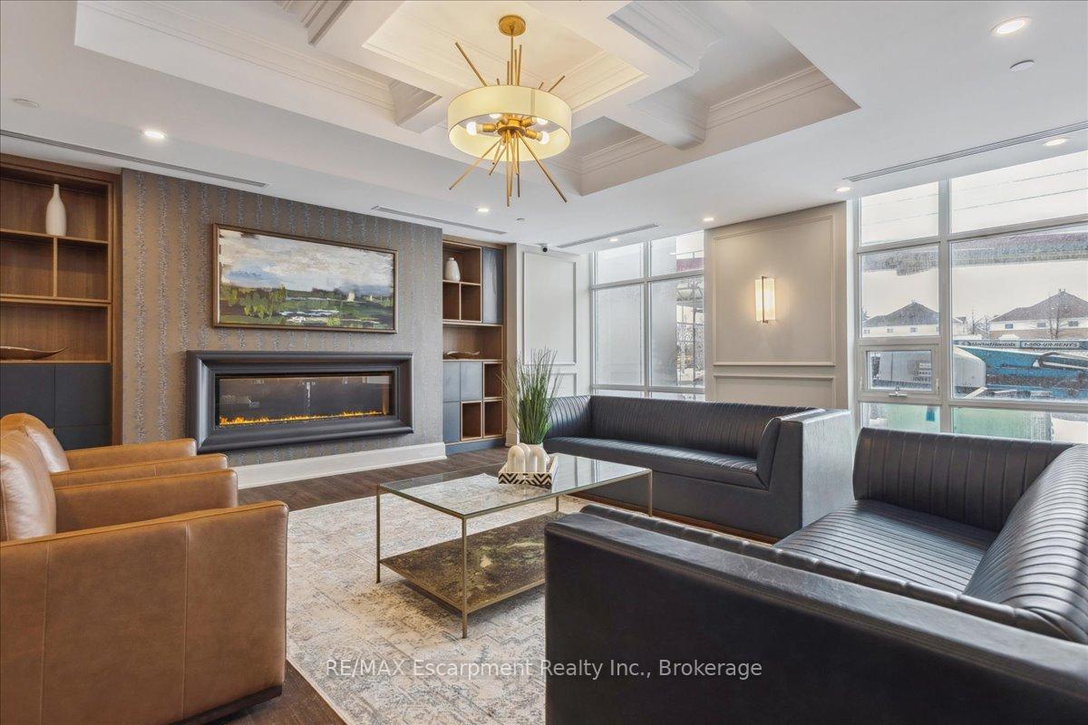 2 Bedrooms Condo at 450 Dundas,  Hamilton For sale
