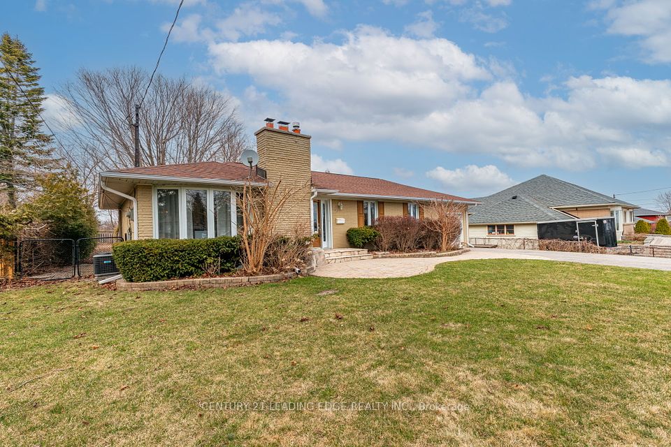 116 BROADVIEW Avenue, Whitby, ON L1N 2G5