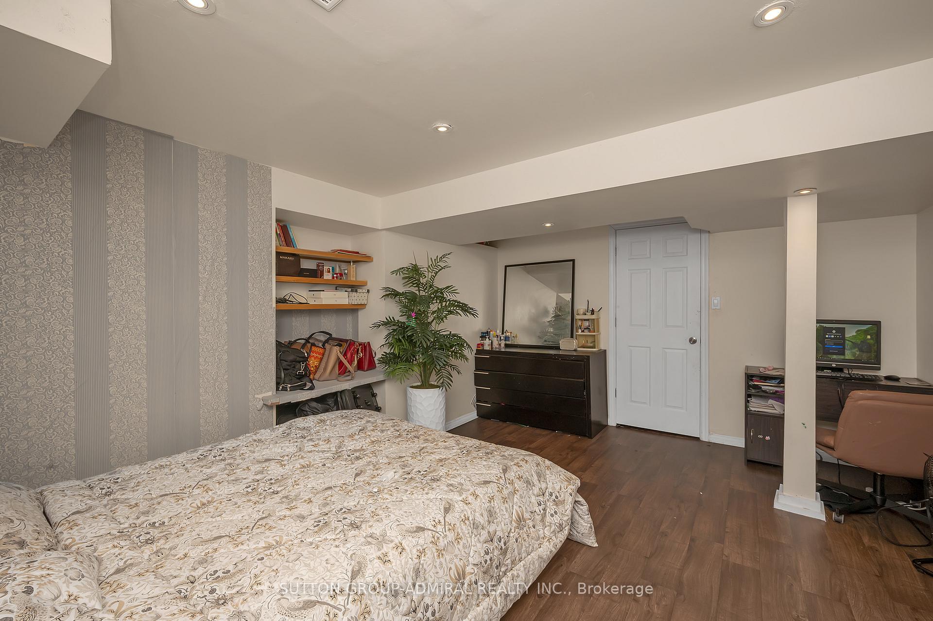 4 Bedrooms Condo at 6 Atessa,  Hamilton For sale
