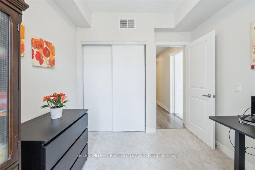 2 Bedrooms Condo at 3058 Sixth,  Oakville For sale