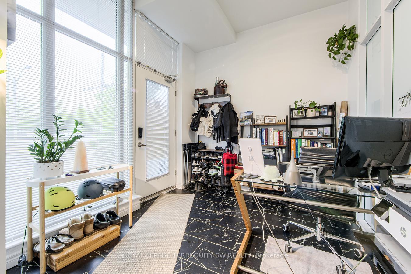 2 Bedrooms Condo at 618 A Fleet, Toronto For sale