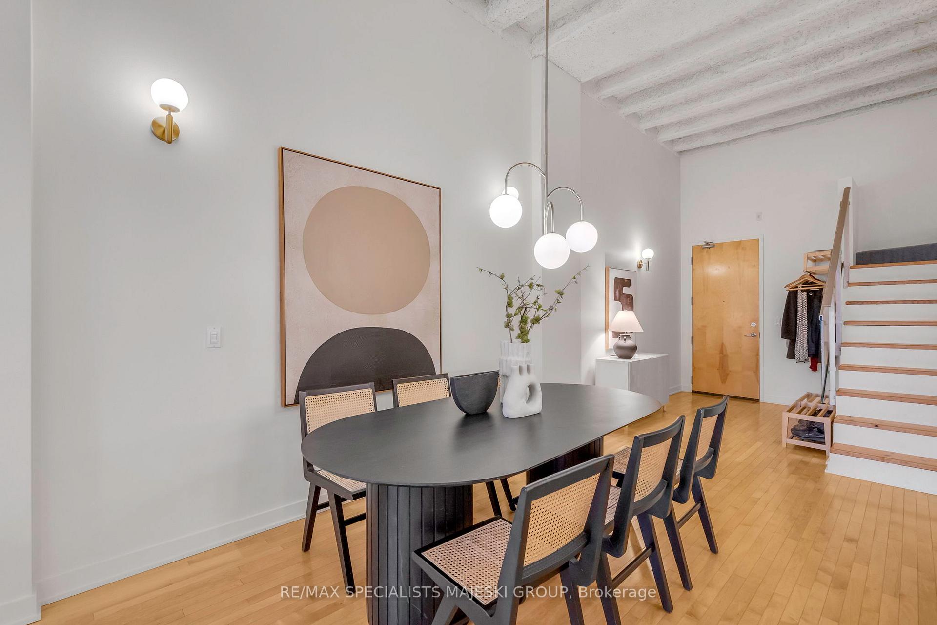 3 Bedrooms Condo at 21 Nassau,  Toronto For sale