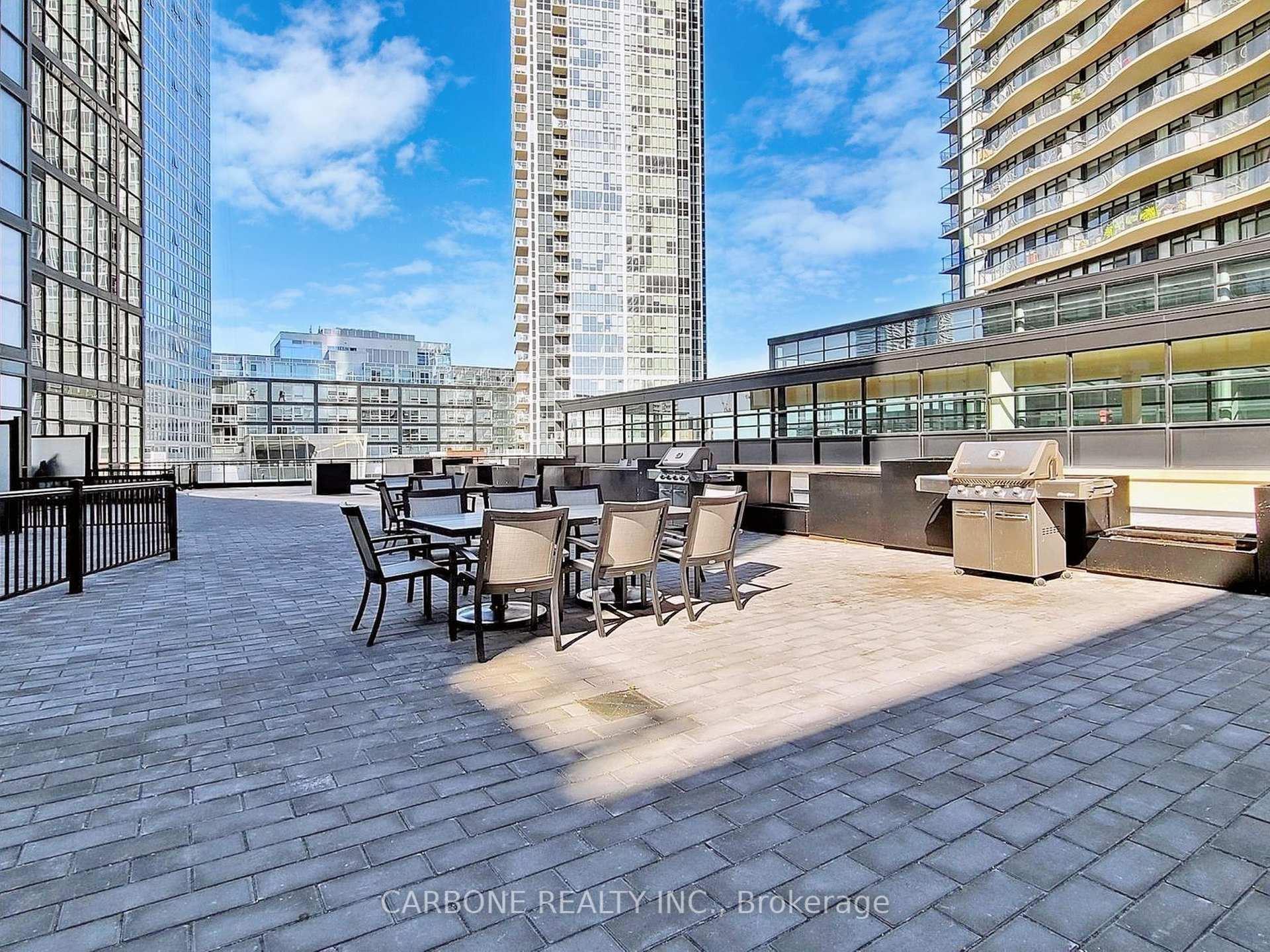 3 Bedrooms Condo at 2900 Hwy 7, Vaughan For sale