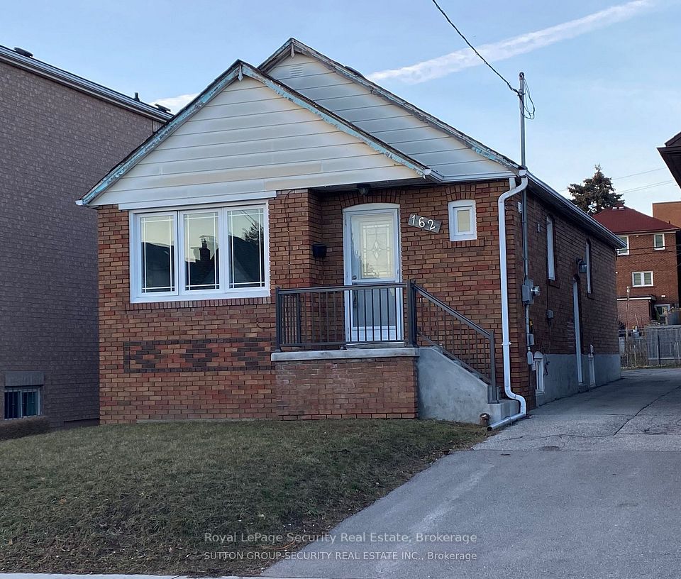 162 Donald Avenue, Toronto, ON M6M 1K4