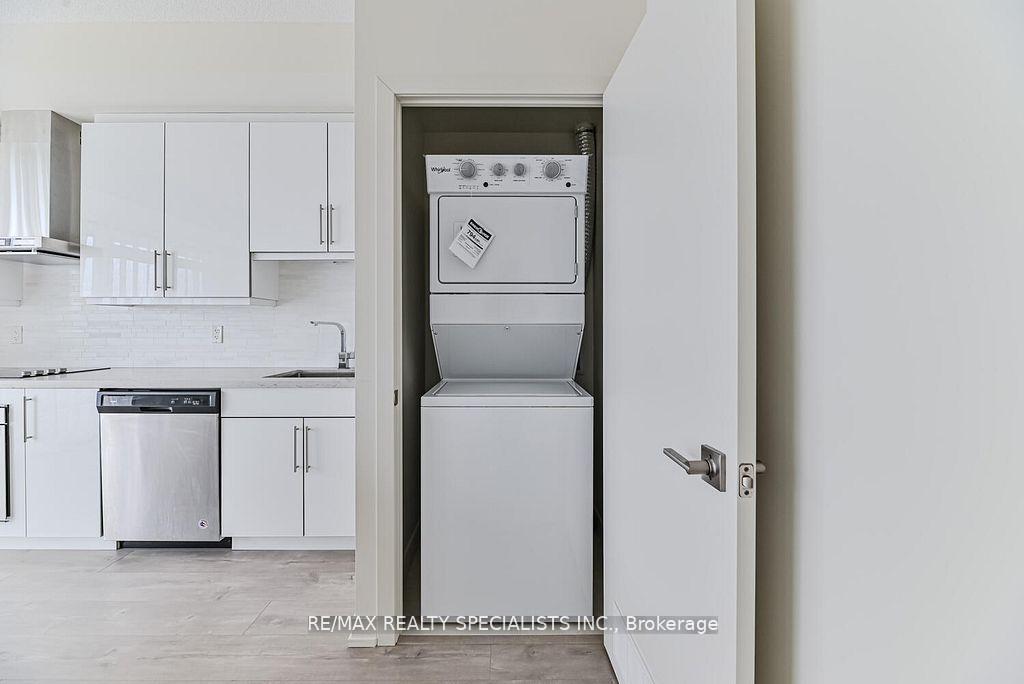 1 Bedroom Condo at 2087 Fairview, Burlington For sale