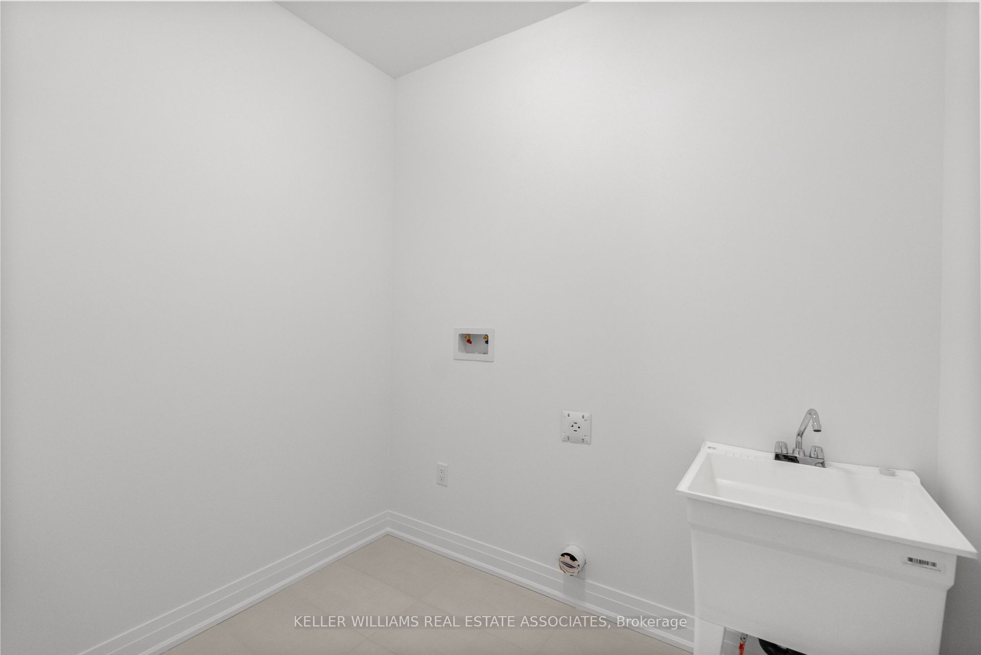 16 Aster Woods Drive