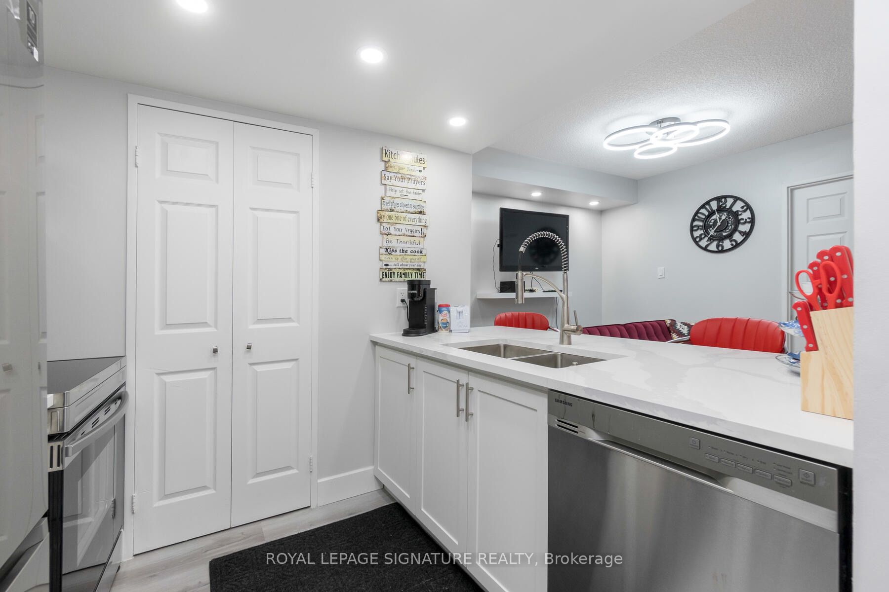 265 Enfield Place, #406