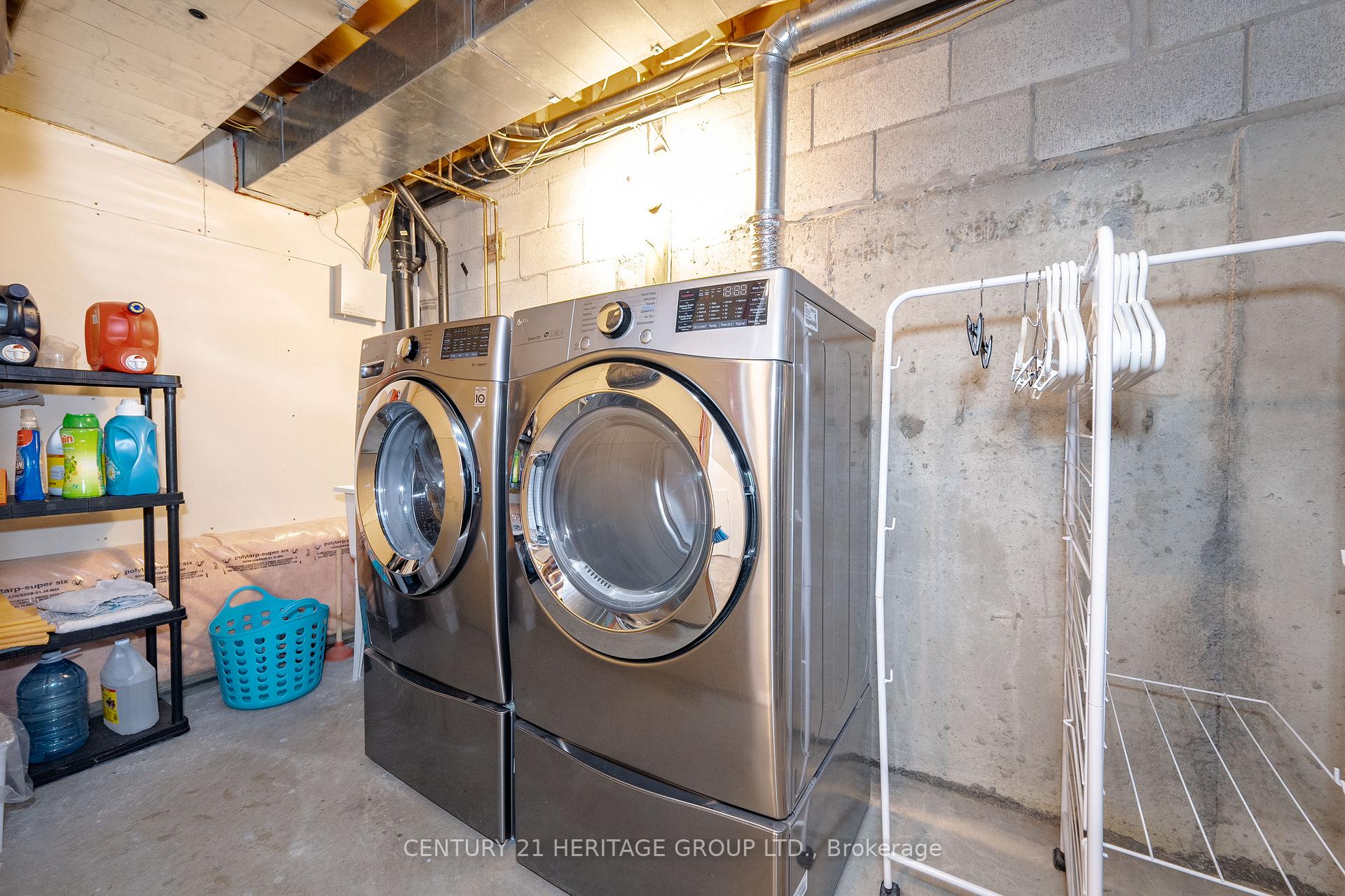 3 Bedrooms Condo at 124 Rory,  Toronto For sale