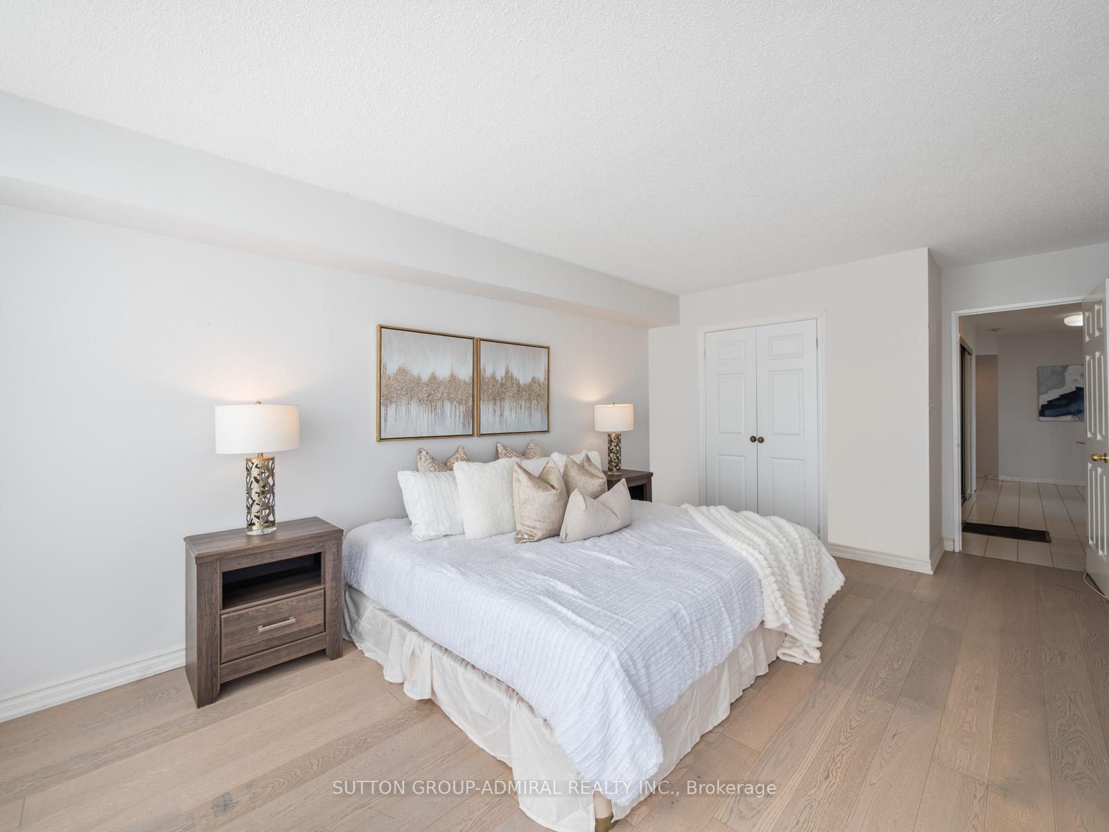 3 Bedrooms Condo at 175 Bamburgh, Toronto For sale