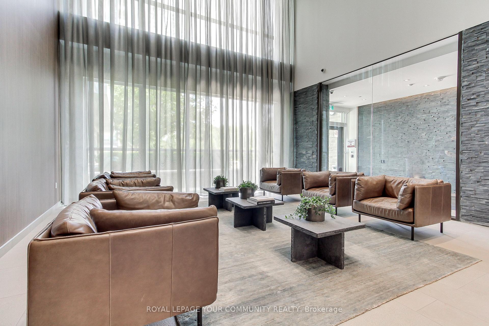 2 Bedrooms Condo at 10 Deerlick, Toronto For sale