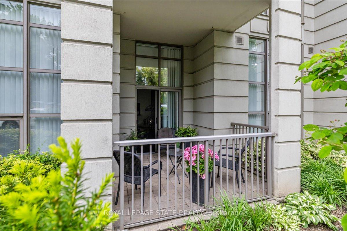 2 Bedrooms Condo at 442 Maple, Burlington For sale