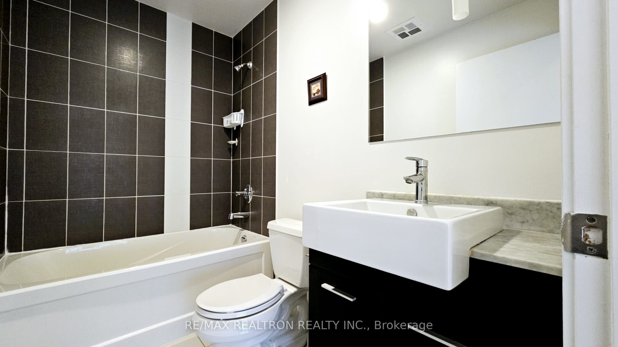 770 Bay Street, #712