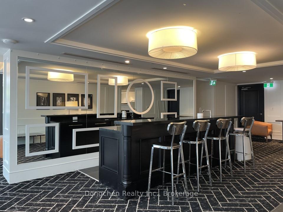 2 Bedrooms Condo at 955 Bay,  Toronto For sale