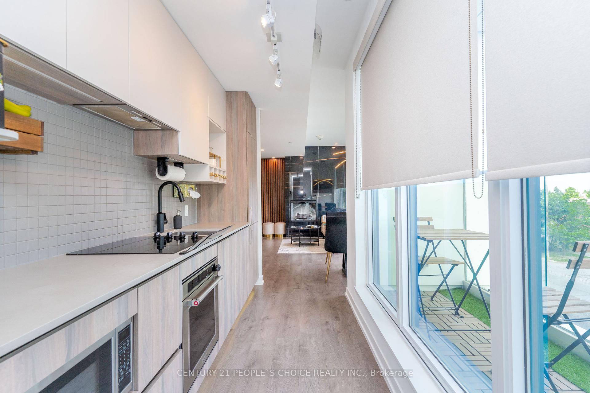 3 Bedrooms Condo at 950 Portage, Vaughan For sale