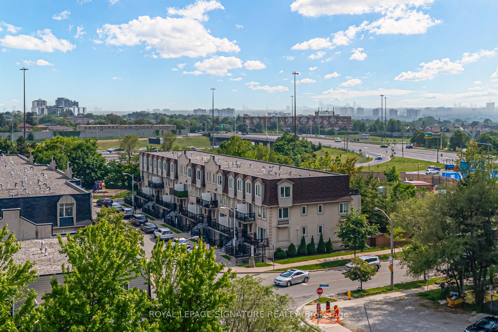 2 Bedrooms Condo at 15 James Finlay, Toronto For sale