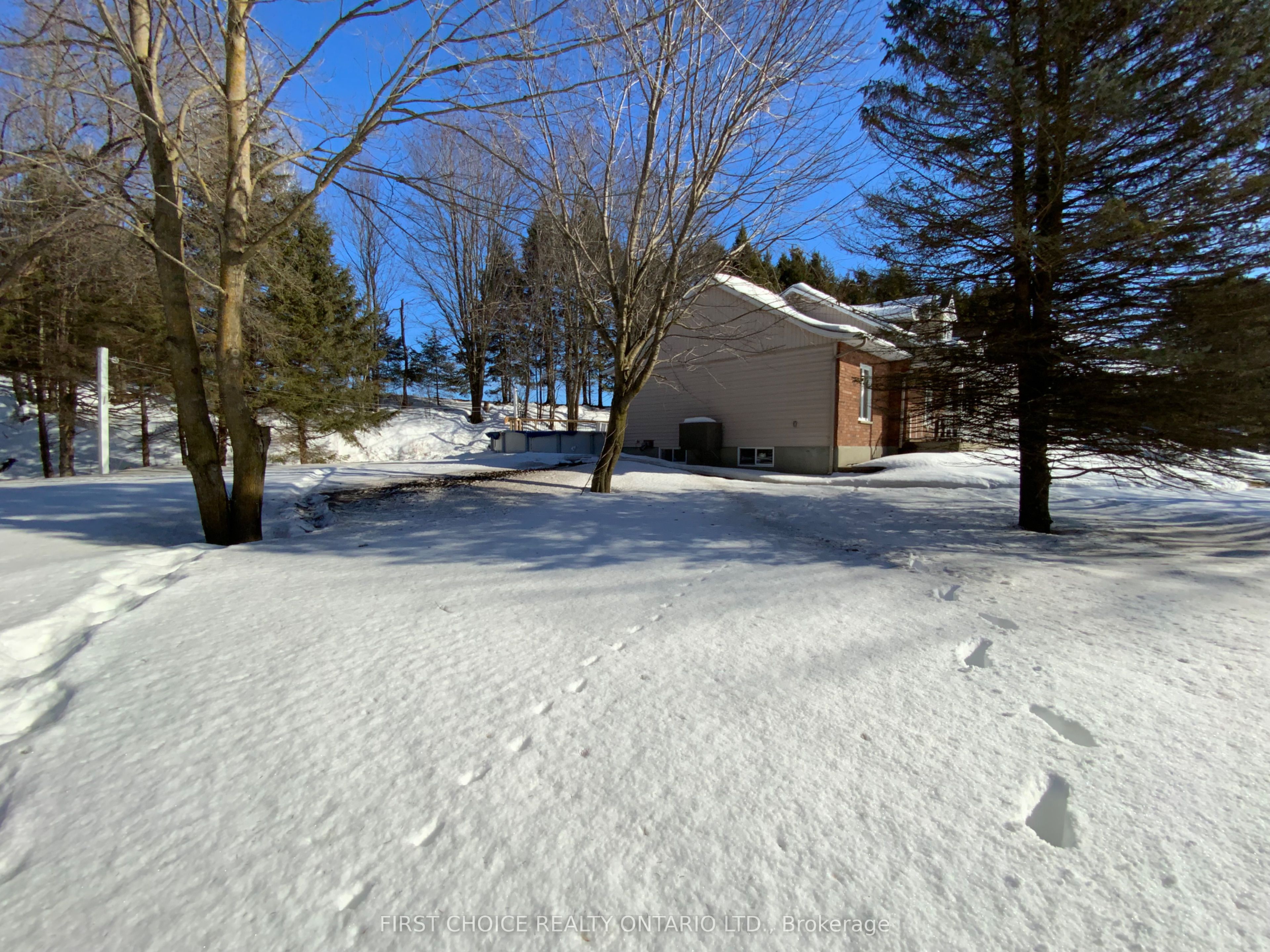 1211 Lacroix Road