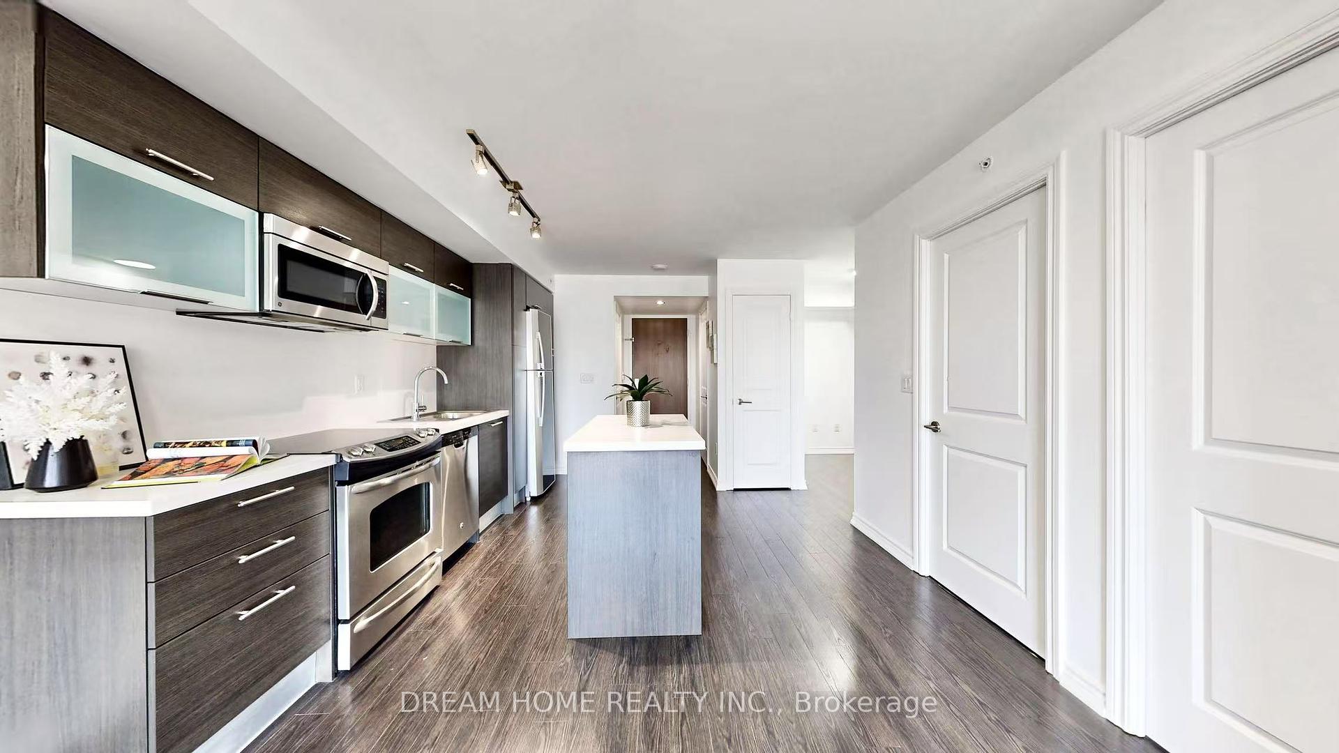 2 Bedrooms Condo at 386 Yonge, Toronto For sale