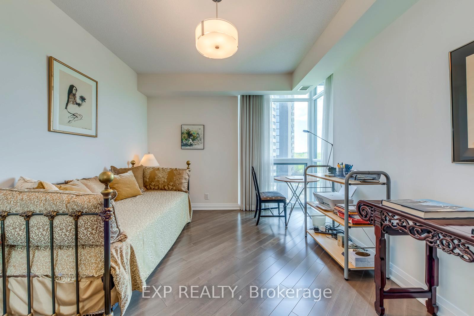 3 Bedrooms Condo at 1055 Southdown, Mississauga For sale