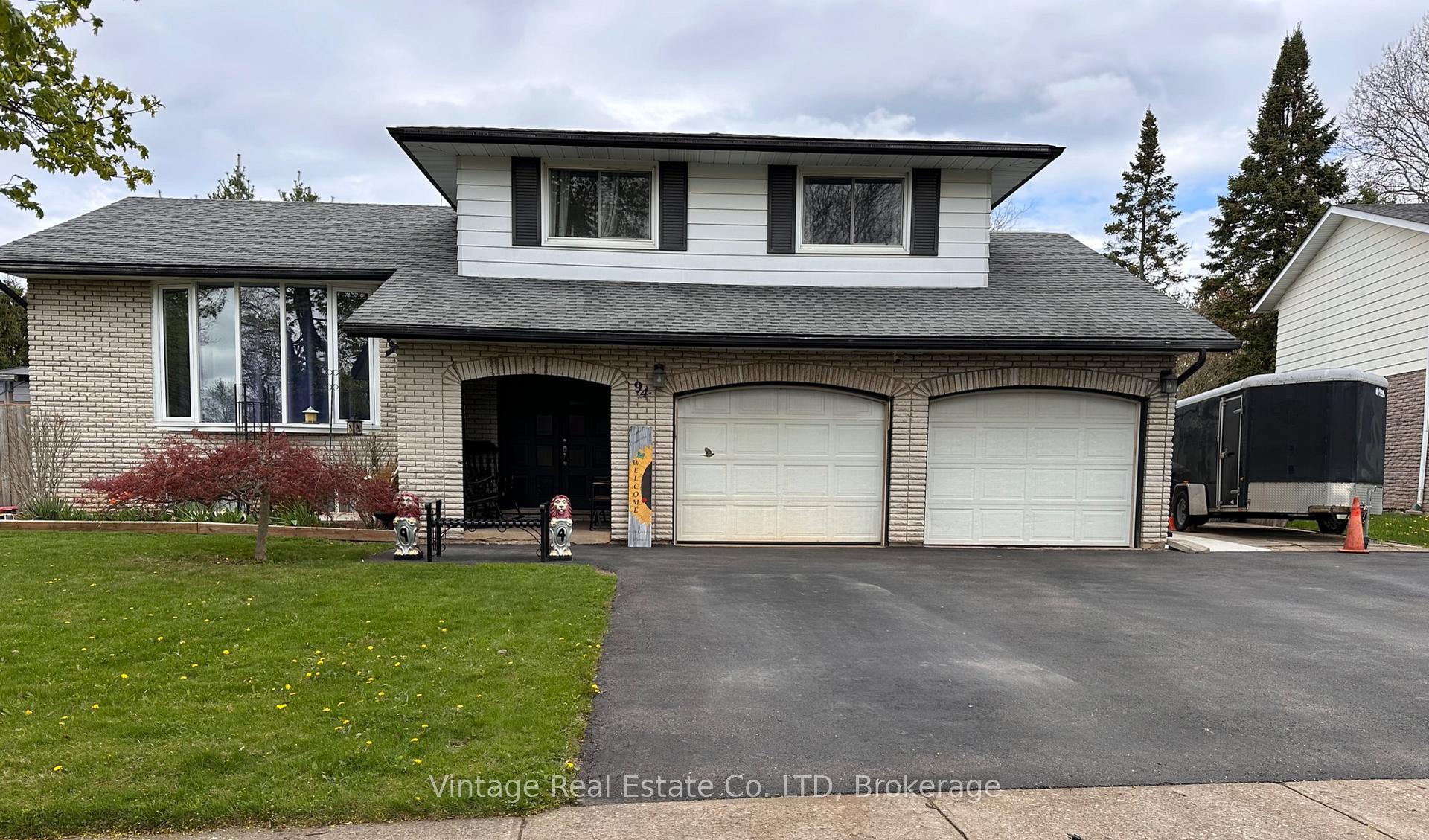 94 Rolling Acres Drive, Welland, ON L3C 3N7