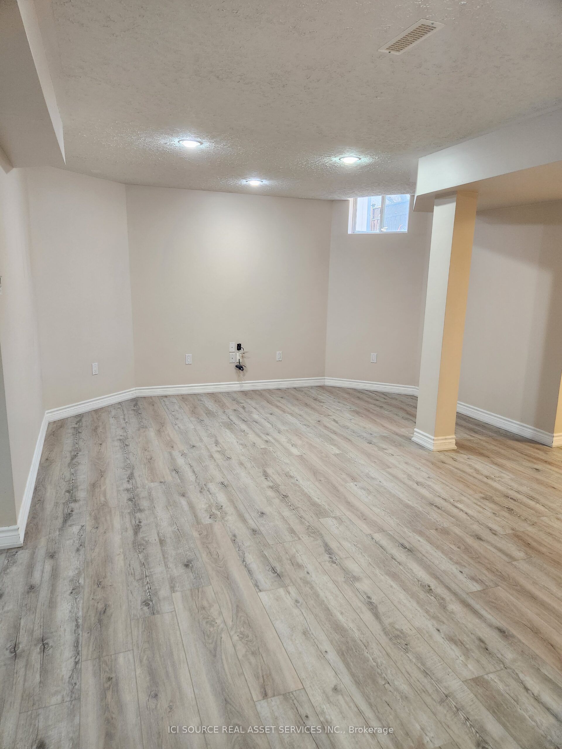 2037 Mckerlie Crescent, Burlington Rose