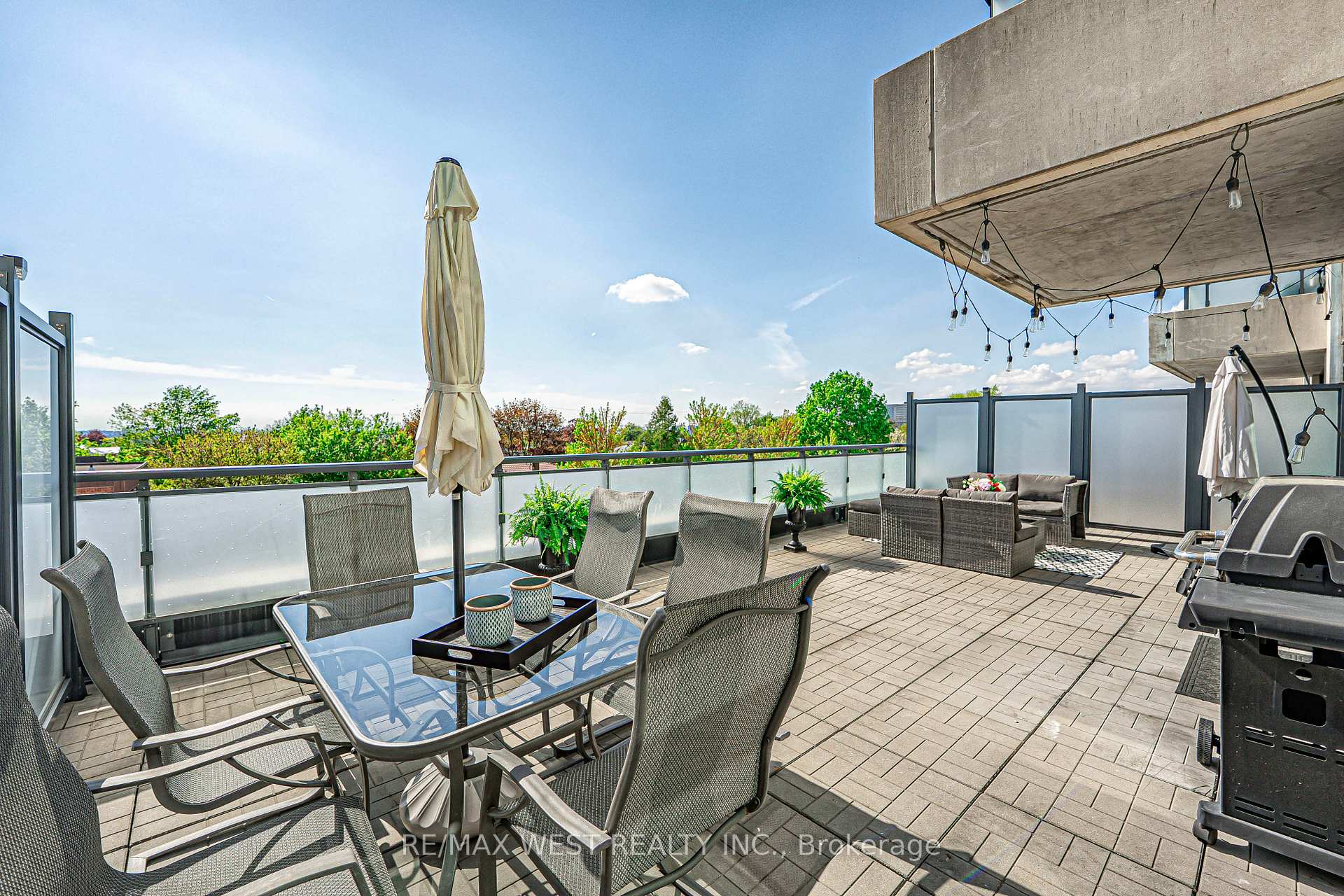 2 Bedrooms Condo at 2522 Keele, Toronto For sale