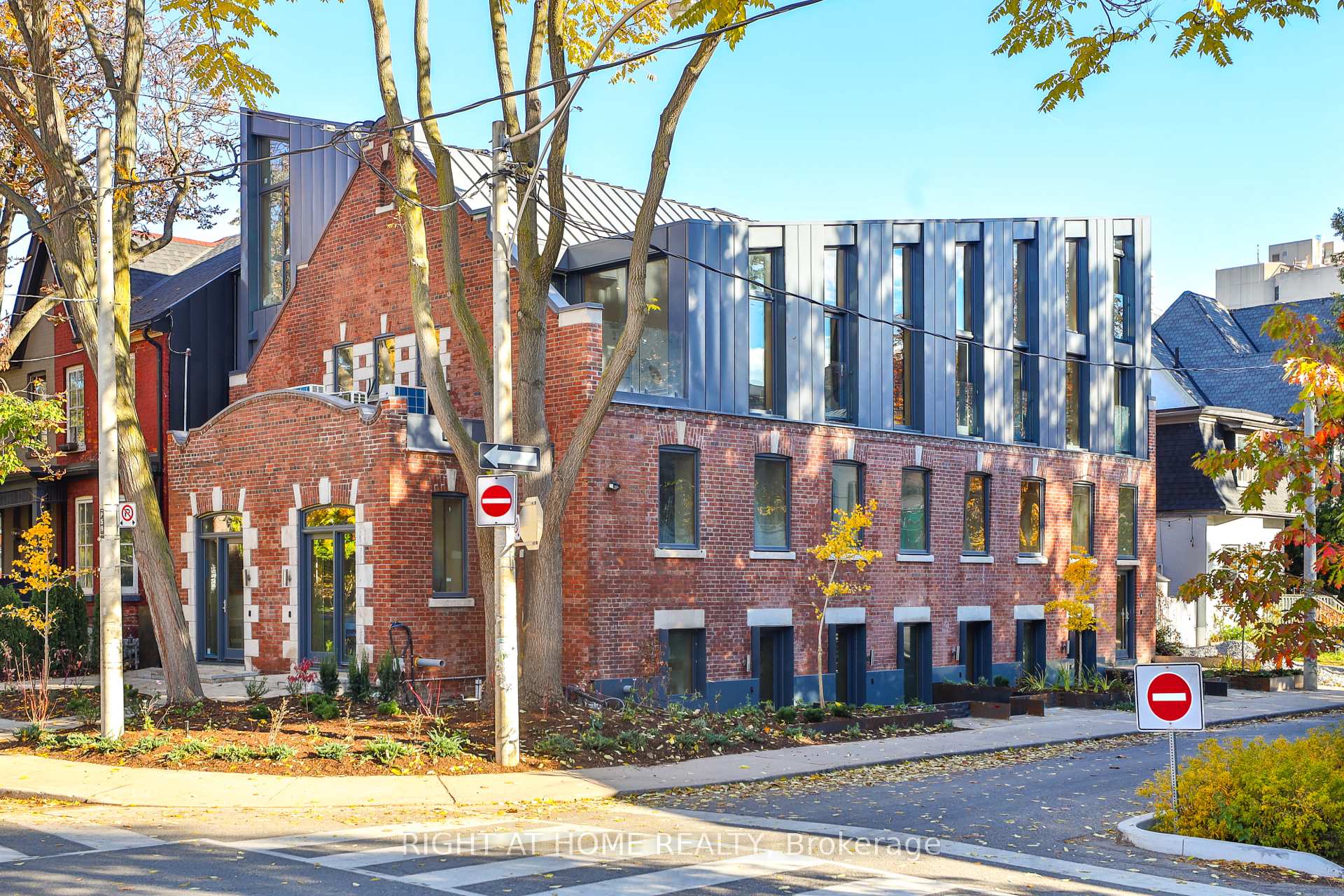 2 Bedrooms Condo at 225 Brunswick, Toronto For sale