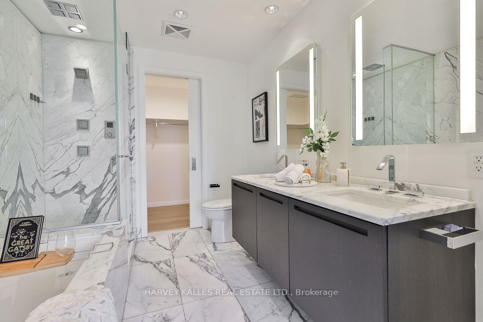 180 University Avenue 3808