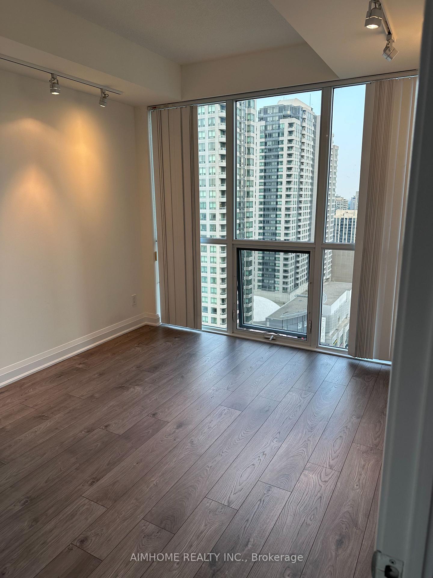 3 Bedrooms Condo at 5168 YONGE, Toronto For sale