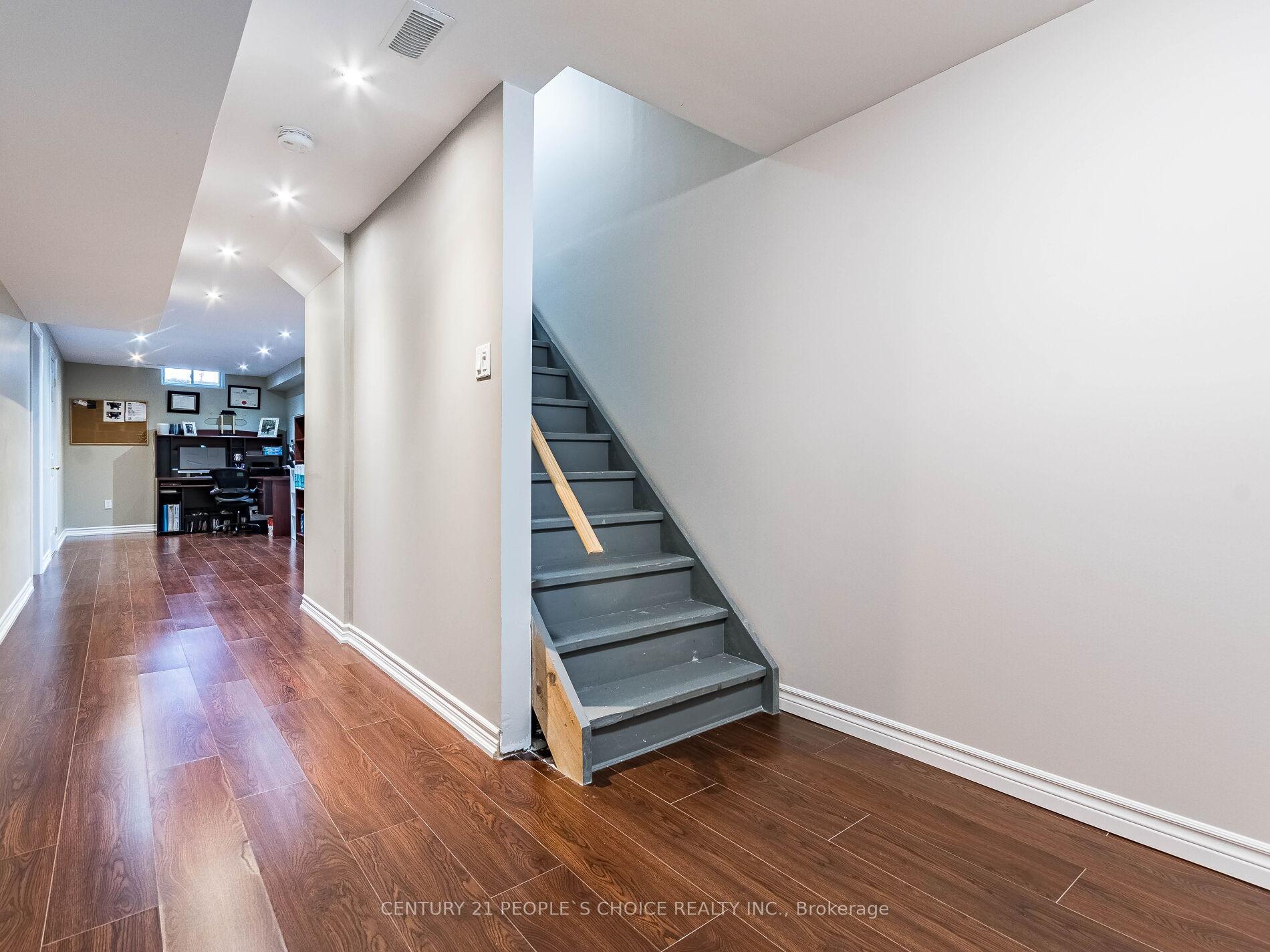 3 Bedrooms Condo at 485 Green,  Hamilton For sale