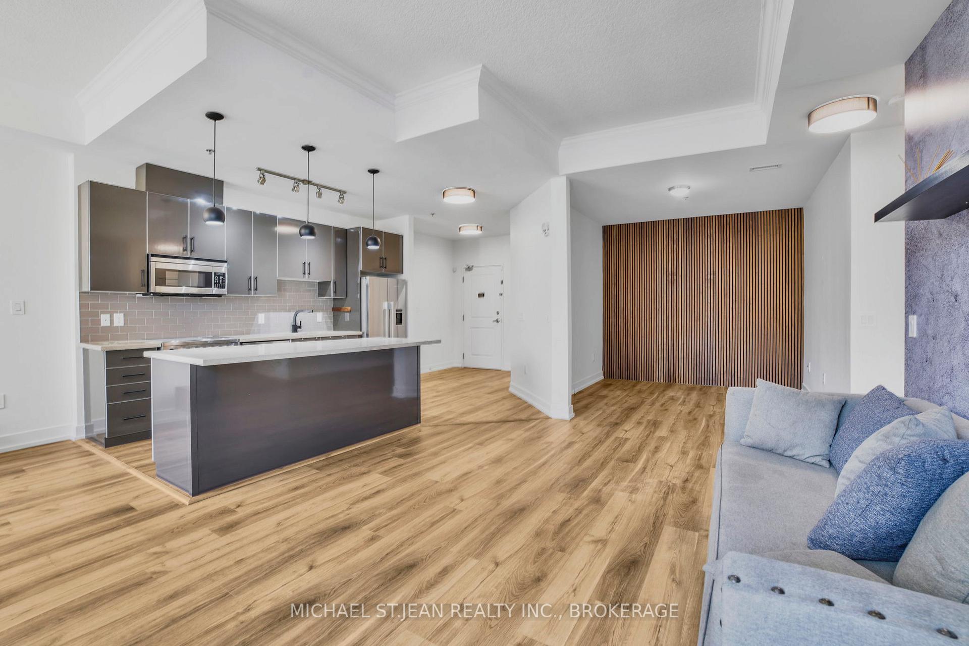 2 Bedrooms Condo at 90 Charlton,  Hamilton For sale