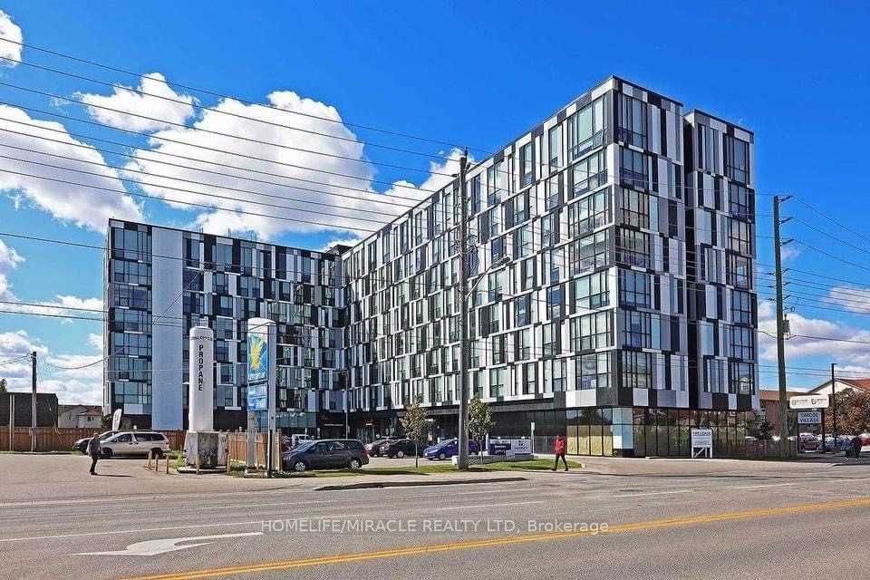 1900 Simcoe St N
