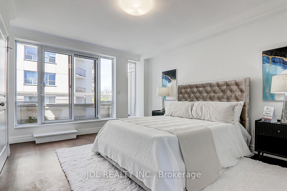 3 Bedrooms Condo at 934 Mount Pleasant,  Toronto For sale