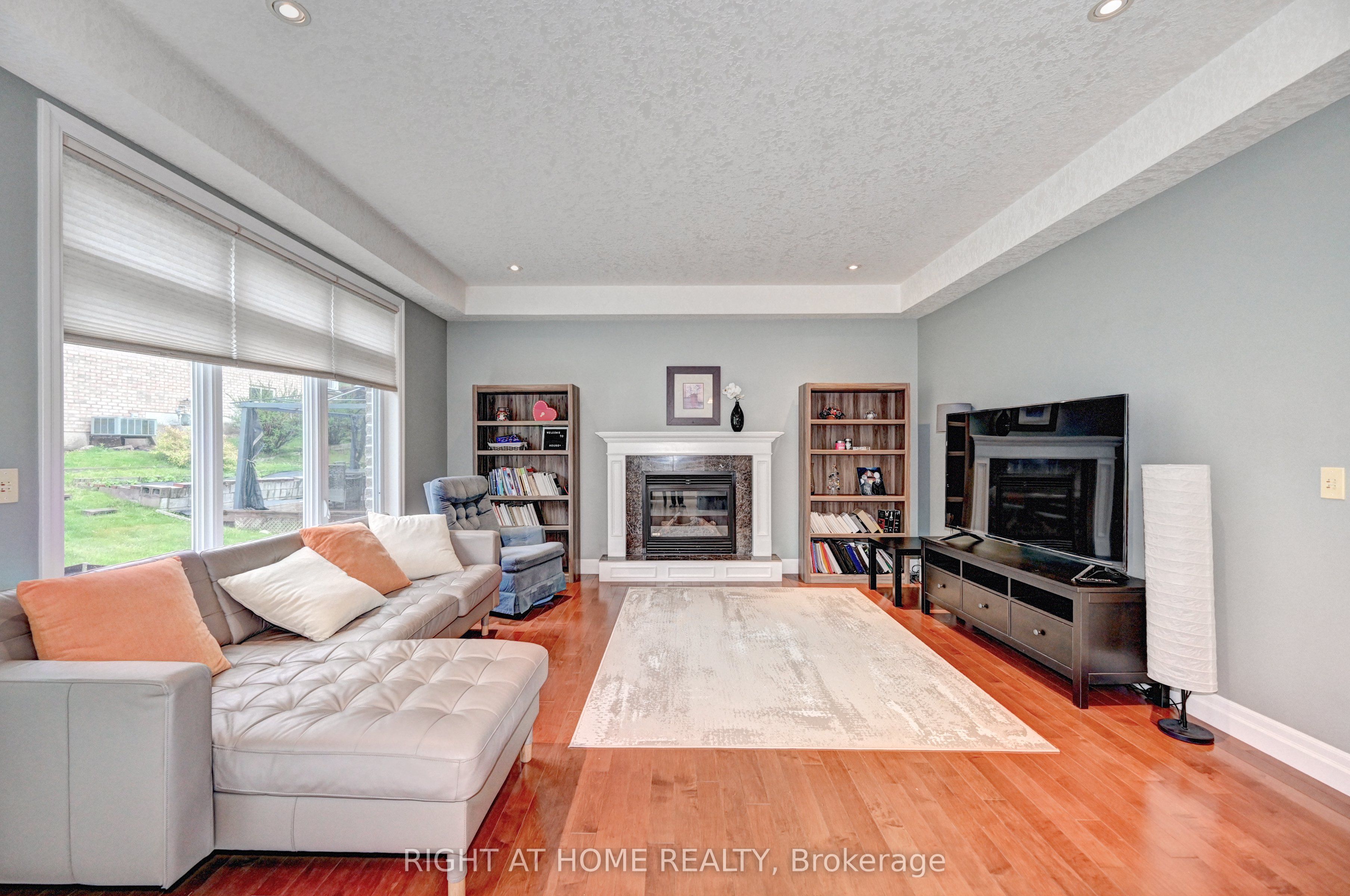 653 Rhine Fall Drive, Waterloo, ON N2V 2S8