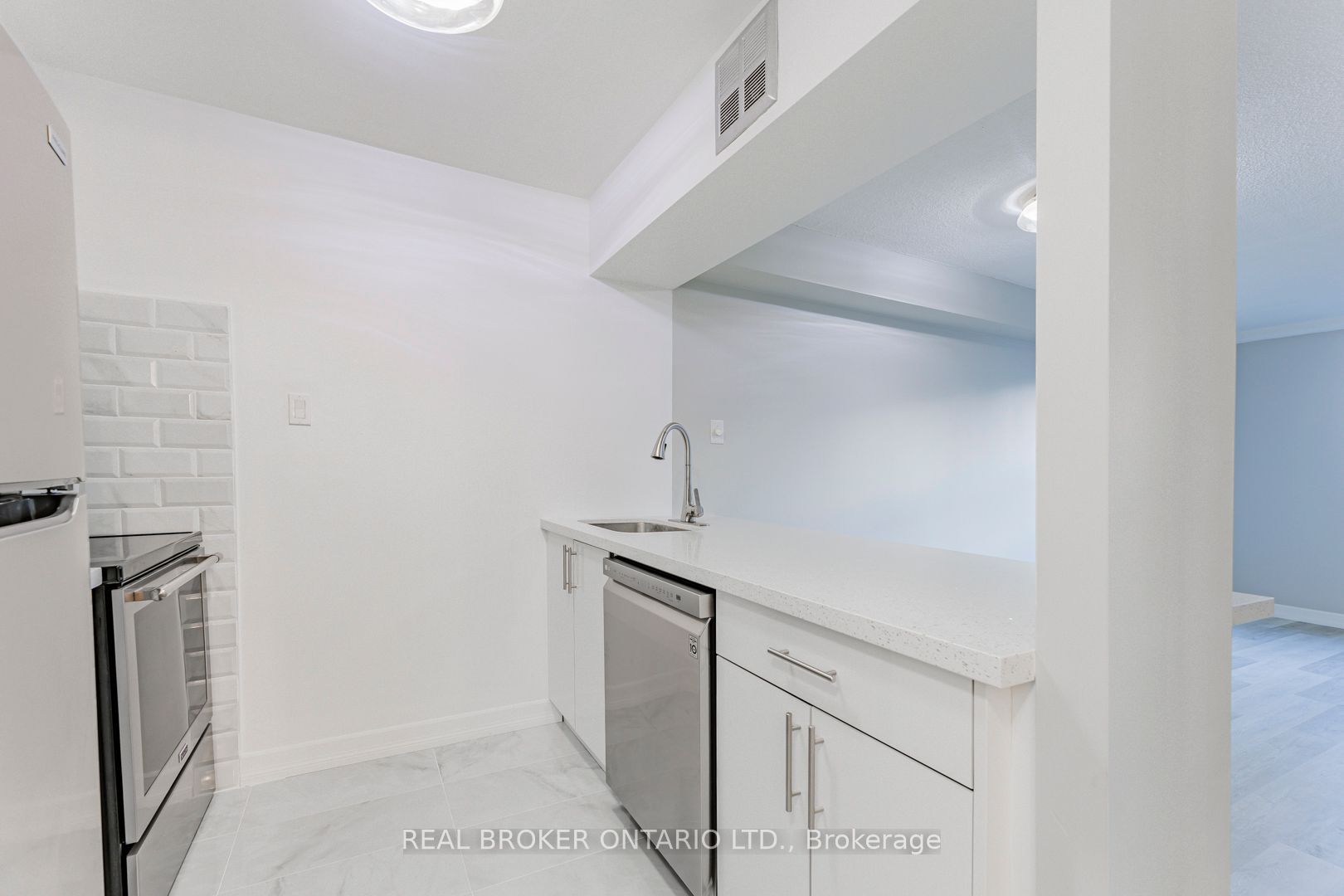#1008 - 120 Saint Patrick Street, Toronto, ON M5T 2X7