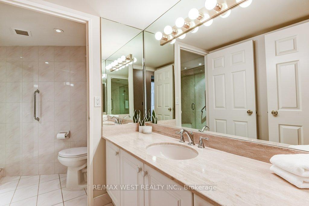 3 Bedrooms Condo at 2000 Islington, Toronto For sale