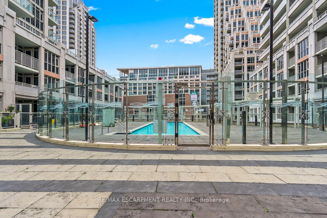1 Bedroom Condo at 35 Bastion, Toronto For sale
