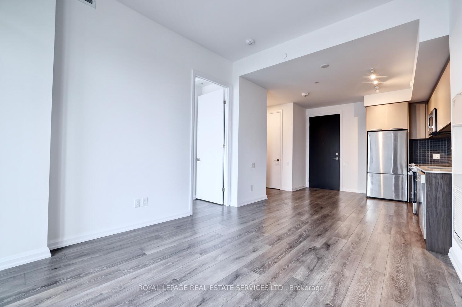 2 Bedrooms Condo at 4208 Dundas,  Toronto For sale