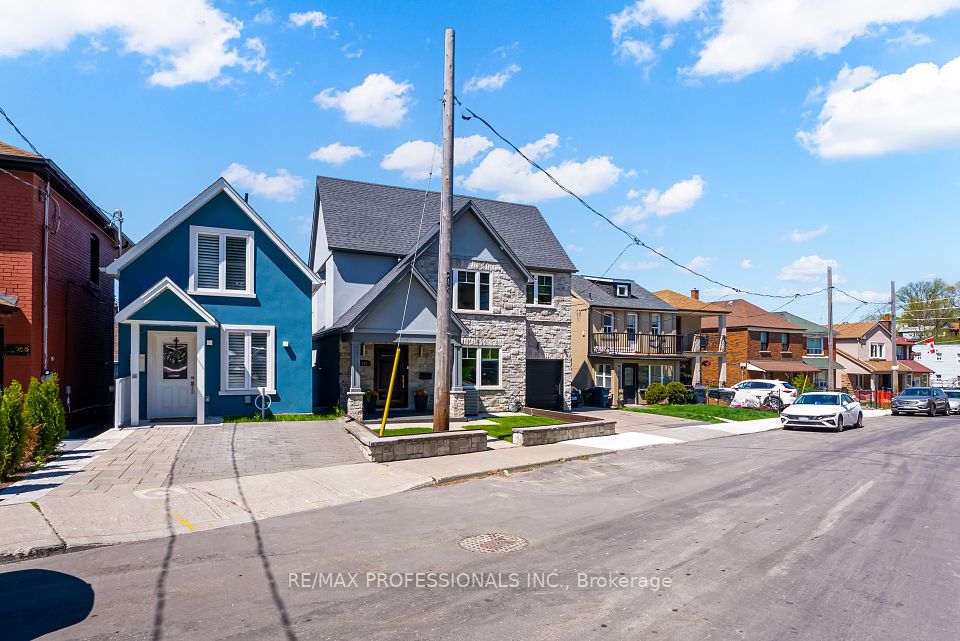 372 Silverthorne