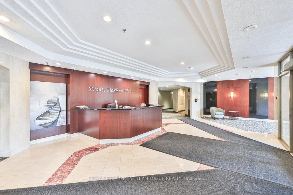 2 Bedrooms Condo at 2511 Lakeshore, Oakville For sale