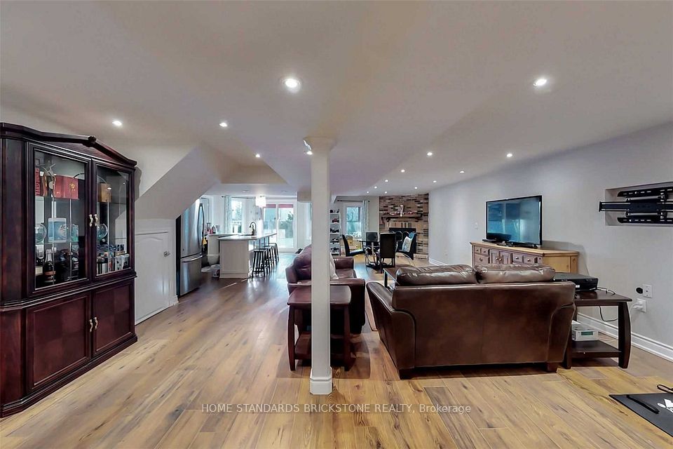 1316 Heritage Way, Oakville, ON L6M 3E1