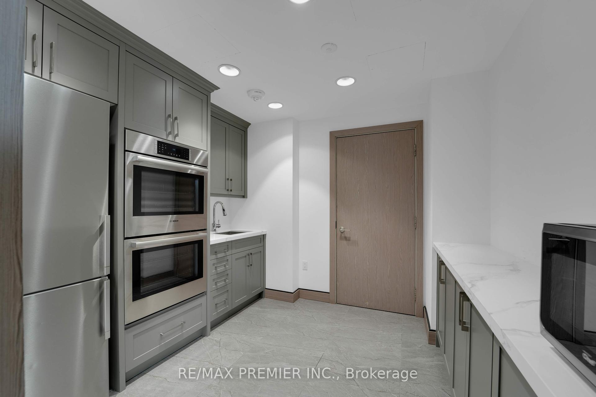 2 Bedrooms Condo at 4800 Highway 7,  Vaughan For sale
