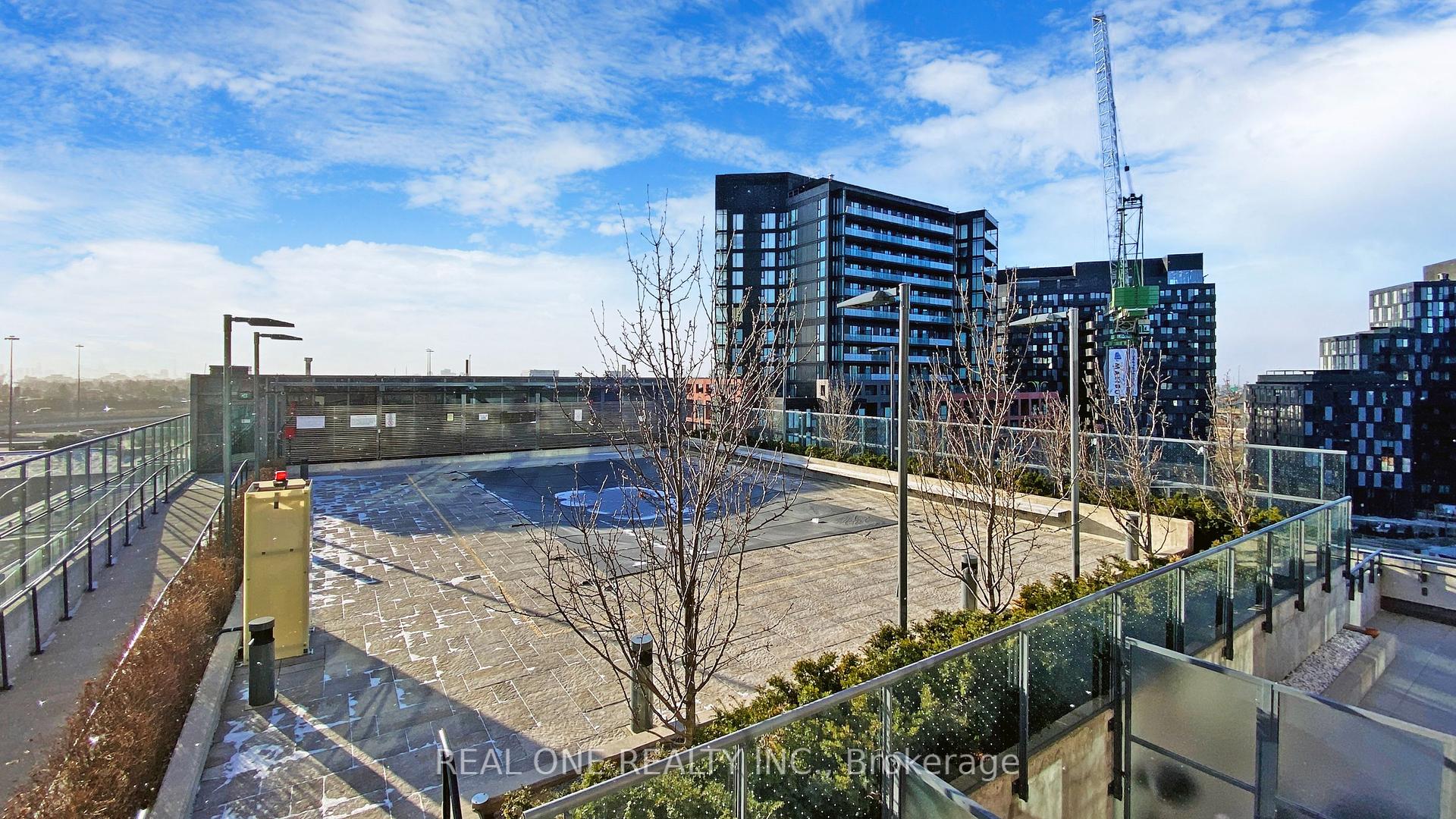 2 Bedrooms Condo at 31 Tippett, Toronto For sale