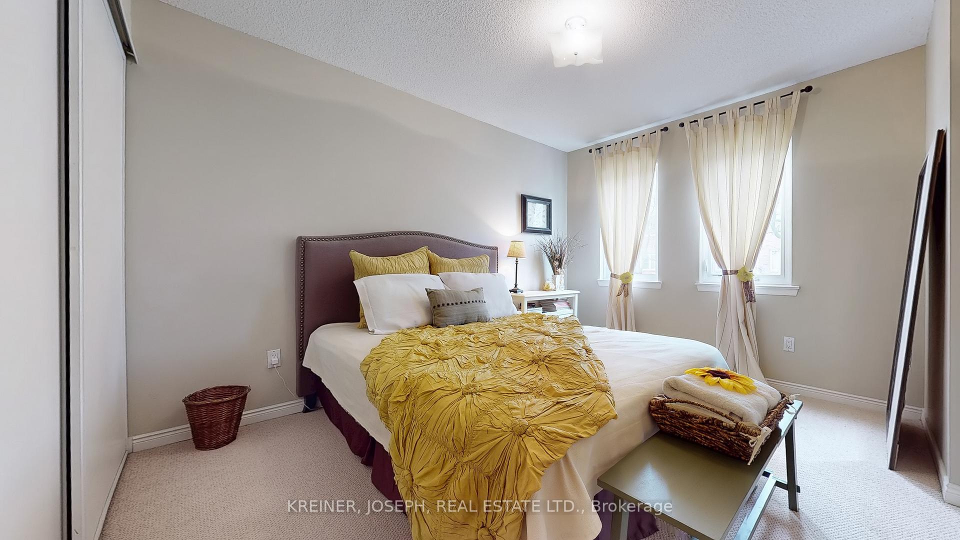 3 Bedrooms Condo at 900 Steeles,  Vaughan For sale