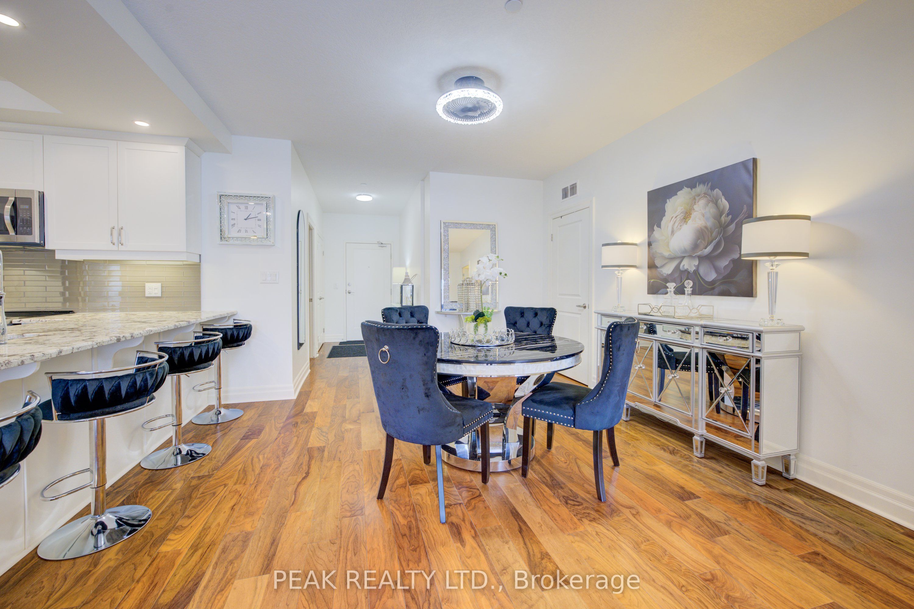 255 John Street N, #213