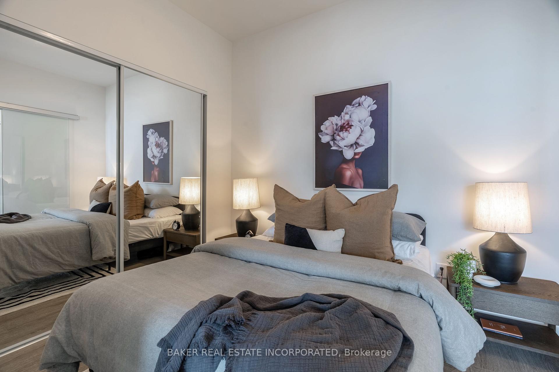 3 Bedrooms Condo at 425 Front, Toronto For sale