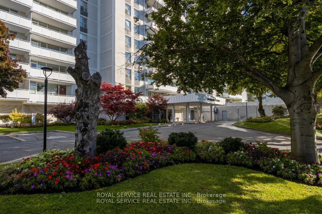 1 Bedroom Condo at 10 Parkway Forest,  Toronto For sale