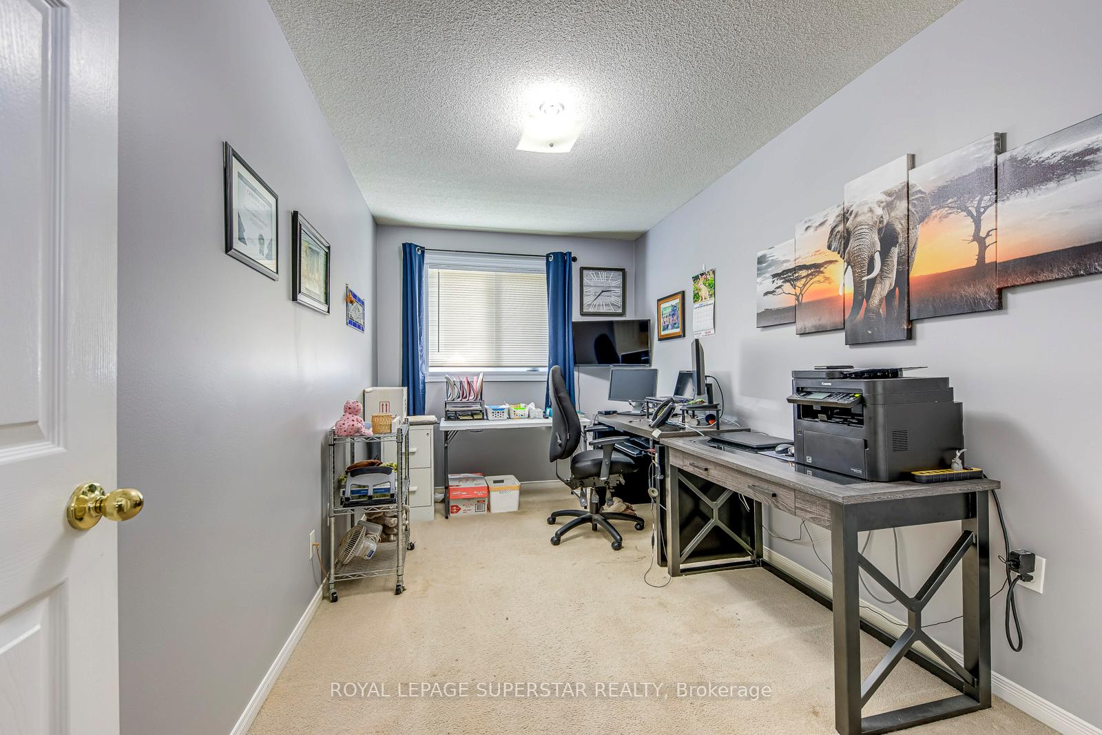 3 Bedrooms Condo at 1809 Upper Wentworth, Hamilton For sale
