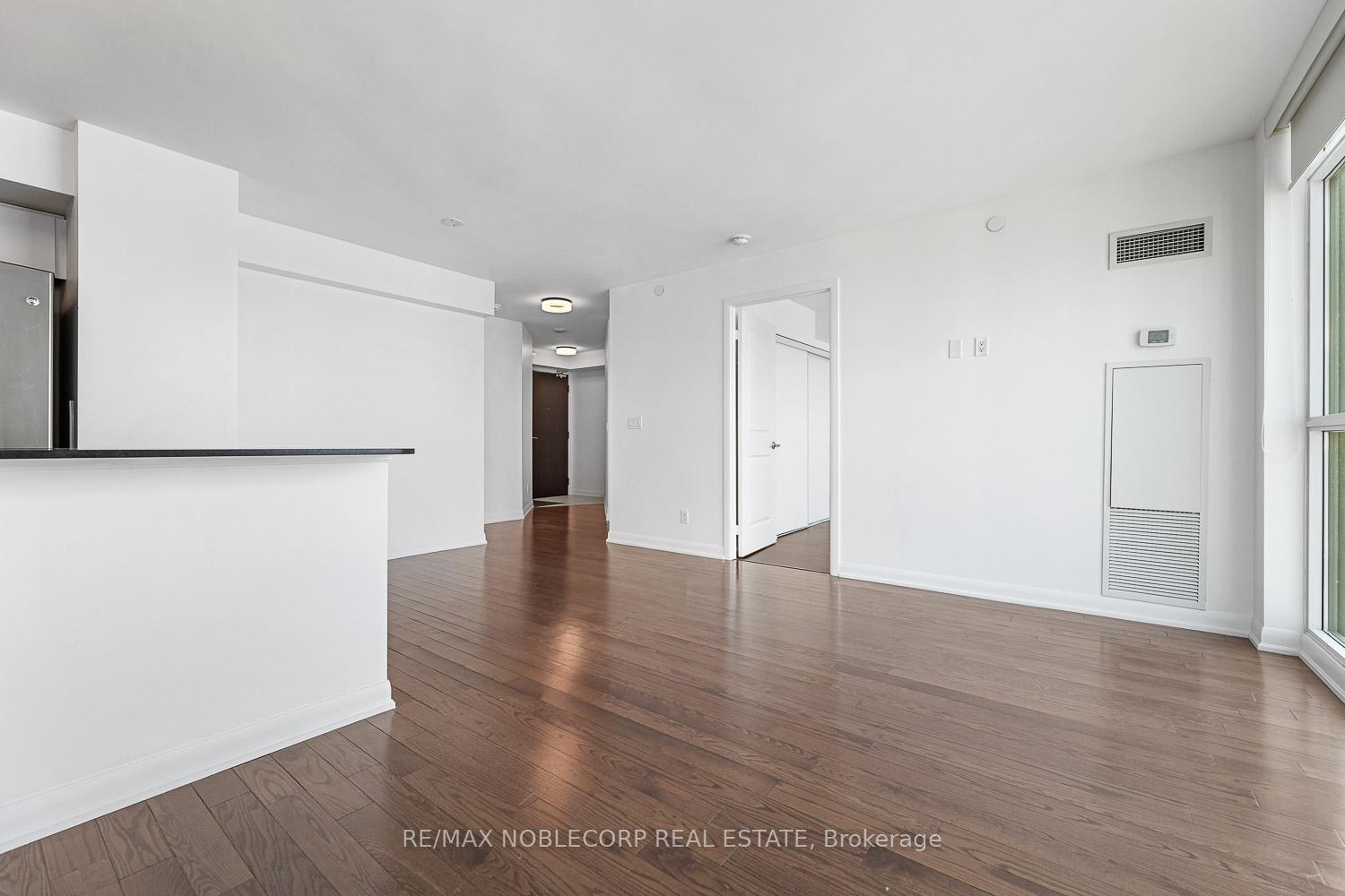 2 Bedrooms Condo at 215 Sherway Gardens, Toronto For sale