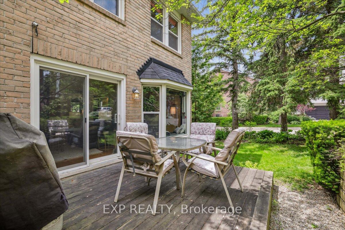 3 Bedrooms Condo at 62 Tamarack, Toronto For sale